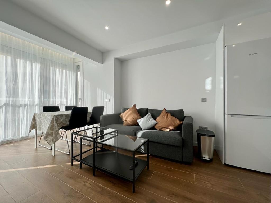Malagueta 1 Linea De Playa Apartment Malaga Exterior photo